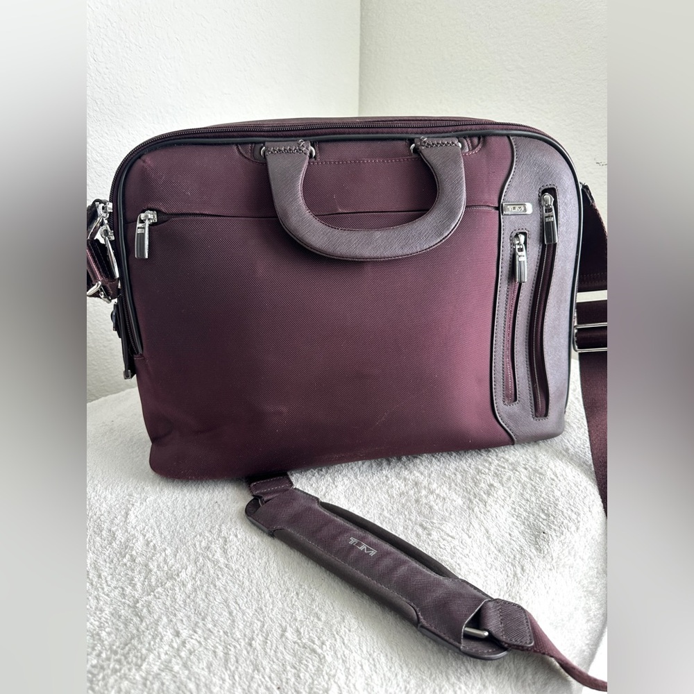 Tumi Burgundy Nylon T-Pass Kennedy Deluxe Brief Laptop Bag‎ - Picture 5 of 17